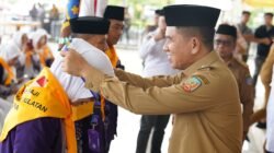 Bupati Konsel, Irham Kalenggo Lepas 73 Calon Haji, Titip Doa untuk Daerah di Tanah Suci