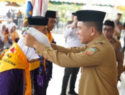Bupati Konsel, Irham Kalenggo Lepas 73 Calon Haji, Titip Doa untuk Daerah di Tanah Suci