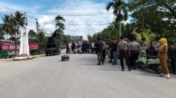 Tiga Ruas Jalan di Blokir, Warga Minta Perhatian Pemerintah
