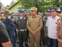 Temui Massa Aksi, Wabup Konsel Turunkan Alat Berat