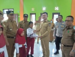 Pemkab Konsel Mulai Salurkan Seragam Sekolah Gratis Tahun Anggaran 2025