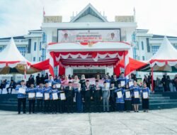 Peringatan Hari Pahlawan Dimeriahkan Pembagian Bantuan Hibah dan Penghargaan Tenaga Kesehatan Teladan