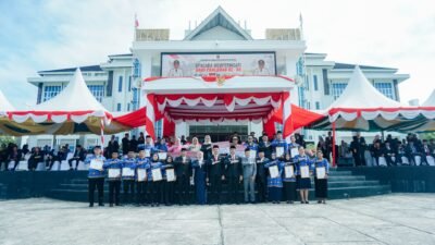 Peringatan Hari Pahlawan Dimeriahkan Pembagian Bantuan Hibah dan Penghargaan Tenaga Kesehatan Teladan