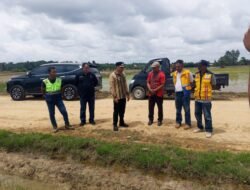 Wakil Bupati Konsel Pantau Proyek Pengaspalan Jalan Nasional Potoro-Lakara Senilai Rp 19 Miliar