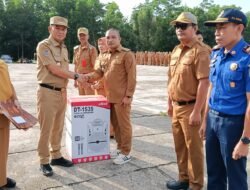 Awali Tahun 2026 dengan Semangat Baru, Bupati Irham Kalenggo Berikan Penghargaan bagi OPD dan ASN Berprestasi