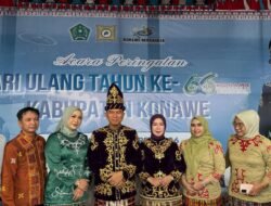Kenakan Pakaian Adat, Bupati dan Wakil Bupati Konsel Hadiri Upacara Peringatn HUT Konawe Ke- 66 Tahun