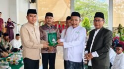 PC NU Konawe Selatan Anugerahi Bupati dan Wakil Bupati sebagai Tokoh Moderasi Beragama