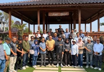 Gali Potensi Agrowisata, Pemkab Konawe Selatan Gelar Studi Lapangan Perkebunan Alpukat dan Tabulampot di Kediri