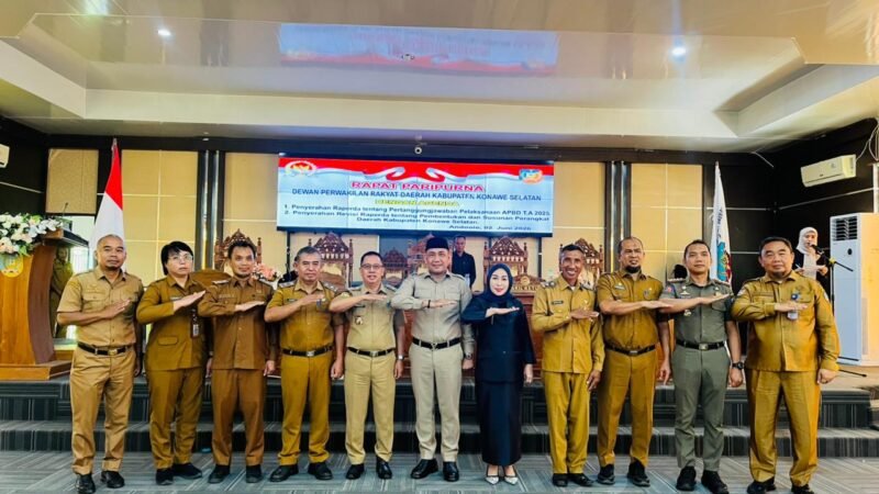 Raih WTP Tiga Kali Berturut-turut, Pemkab Konsel Serahkan Raperda Pertanggungjawaban APBD 2025 ke DPRD Konsel