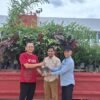 Wujud Dukungan terhadap Sekolah Unggul Garuda, Pemda Konawe Selatan Serahkan 450 Tanaman Bunga untuk SMA Garuda