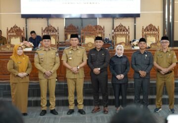 Bupati Irham Kalenggo Serahkan Rancangan KUA-PPAS 2027 ke DPRD Konawe Selatan