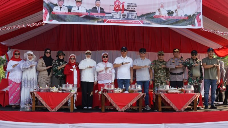 Karnaval Perjuangan HUT RI ke-81 di Konsel Meriah, Bupati Tekankan Semangat Patriotisme ASN