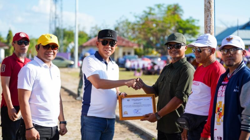Bupati Irham Buka Porseni HUT RI ke-81 di Moramo Utara dan Launching Bantuan Pangan untuk 1.256 Penerima